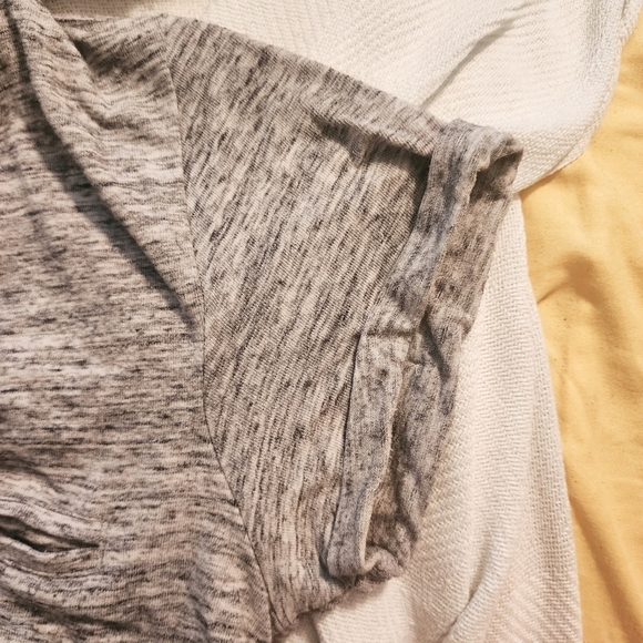 Cynthia Rowley Tee T-Shirt Heathered Grey Chest Pocket Women's Large L Cuffed - Picture 8 of 10